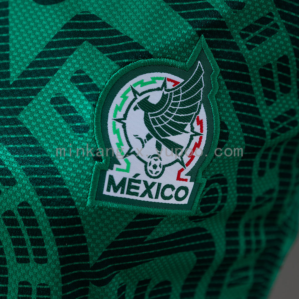 Women's Mexico 2026 Home Green Cropped Soccer Jersey